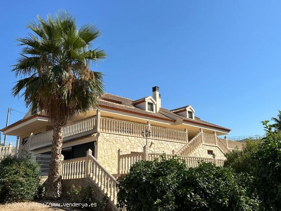 FABULOSO CHALET EN ZONA LOS CLETOS - MURCIA