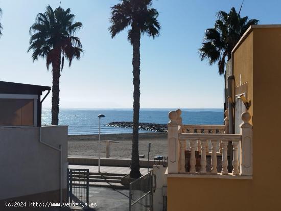 bonito duplex cerca de la playa en costacabana. Alquiler temporal - ALMERIA