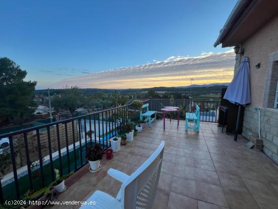  CHALET EN URBANIZACION CON DOS VIVIENDAS Y VISTAS IMPRESIONANTES - VALENCIA 