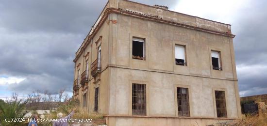 CASA PALACETE EN LA CUEVA DE LA MORA (ALMONASTER LA REAL - HUELVA) - HUELVA