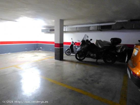 Plaza de garaje en plena Avenida junto a Comisaría. - CADIZ