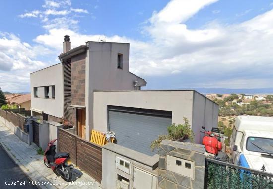 CASA EN VENTA OKUPADA EN SANT FOST DE CAMPSENTELLES - BARCELONA