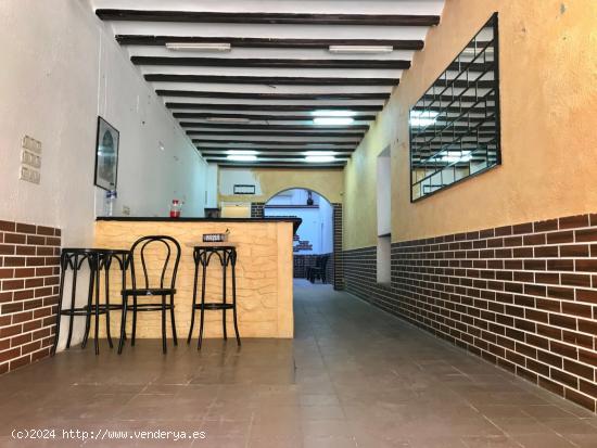 CASA EN EL CENTRO DE CASTELLÓN, CON LICENCIA DE CAFETERÍA - CASTELLON