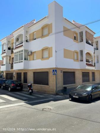 LOCAL COMERCIAL EN EL CENTRO DE AGUADULCE - ALMERIA