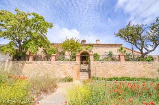  Urbis te ofrece una casa con terreno en venta en Doñinos de Salamanca, Salamanca. - SALAMANCA 