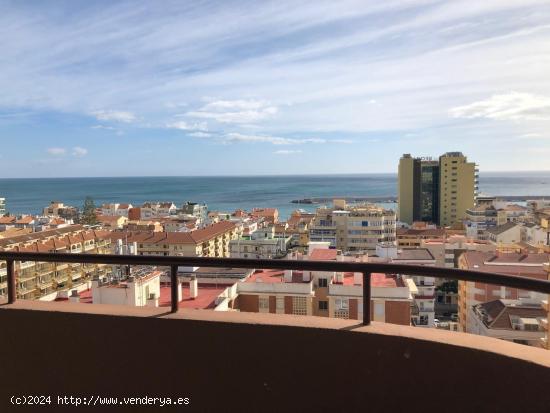 PISO EN PLENO CENTRO CON 3 DORMITORIOS Y VISTAS AL MAR!! - MALAGA