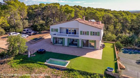 Finca rústica de cuatro habitaciones con piscina en Portol - BALEARES