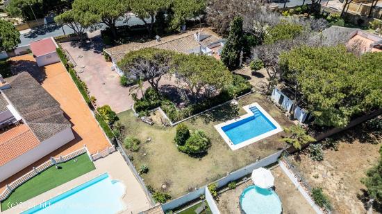 Gran oportunidad de precio, magnífico chalet en Mazagón! - HUELVA