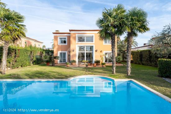 CASA DE 5 HABITACIONES CON GARAJE JARDIN Y PISCINA EN AIGUESVERDS REUS - TARRAGONA