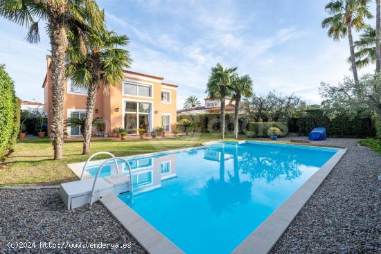 CASA DE 5 HABITACIONES CON GARAJE JARDIN Y PISCINA EN AIGUESVERDS REUS - TARRAGONA