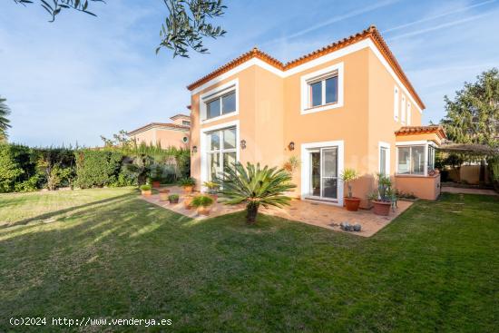 CASA DE 5 HABITACIONES CON GARAJE JARDIN Y PISCINA EN AIGUESVERDS REUS - TARRAGONA