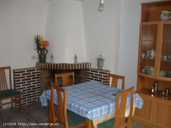 CASA EN VENTA CON GARAJE, REFORMADA Y AMUEBLADA EN BENLLOCH - CASTELLON