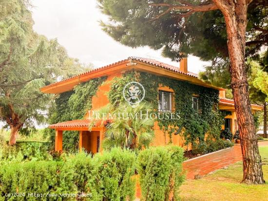 Casa en venta en Sant Vicenç de Montalt con espectaculares vistas al mar - BARCELONA