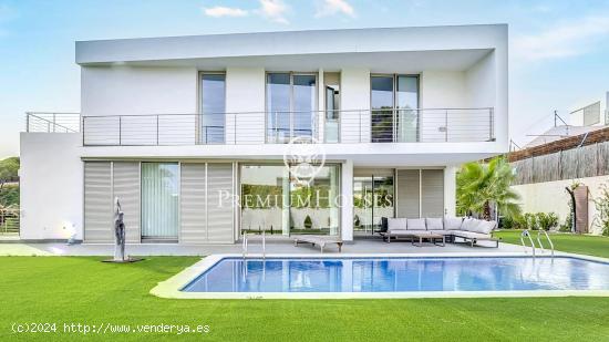 Casa en venta en Arenys de Mar con espectaculares vistas al mar - BARCELONA