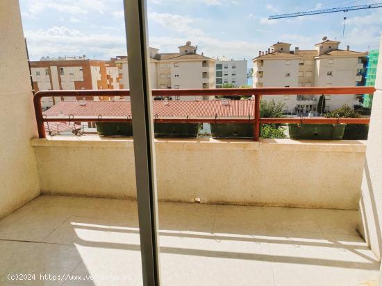 Piso de 60m² con balcón + terraza de 44m² + trastero y plaza de garaje - TARRAGONA