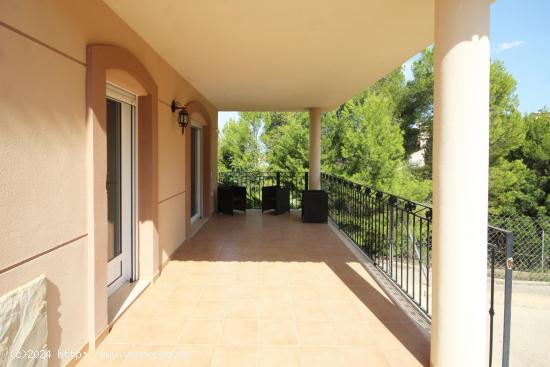 ESPECTACULAR CHALET INDEPENDIENTE EN CALICANTO EN VENTA - VALENCIA