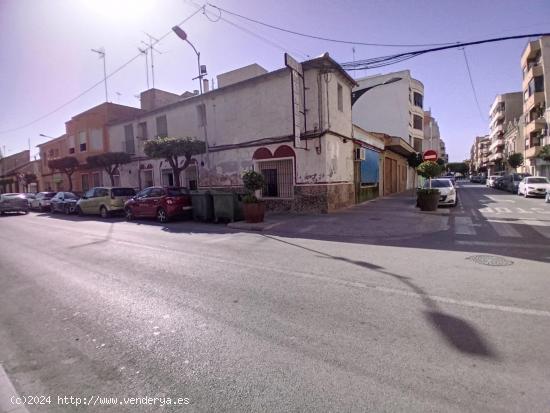 LOCAL CENTRICO EN ALMORADI PARA NEGOCIO O PARA EDIFICAR . - ALICANTE