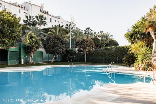 Encantador apartamento de 3 dormitorios junto a la playa de Puerto Banus, Marbella - MALAGA