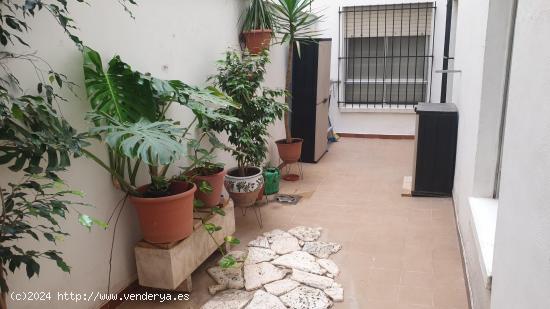 Entresuelo en venta en Elche, edificio triangular - ALICANTE