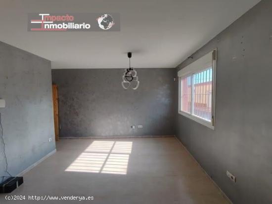 Piso en venta en calle Géminis - ALMERIA