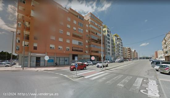 Se vende local comercial en Gabriela Mistral totalmente diáfano - MURCIA