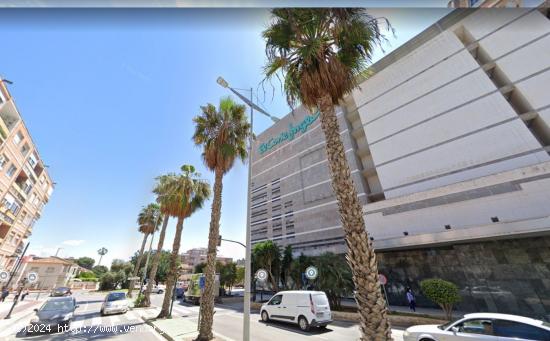 Se vende local comercial de 2100 m2 cercano al Corte Inglés y Ramón y Cajal - MURCIA