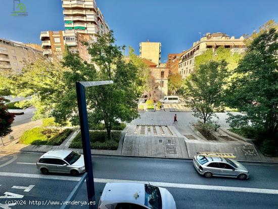 SE ALQUILA HABITACIONES PARA ESTUDIANTES ( AVENIDA DE LA CONSTITUCION -GRANADA) - GRANADA