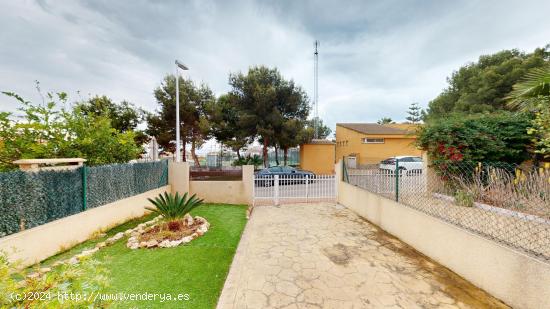 BUNGALOW EN URBANIZACIÓN MONTE FARO - ALICANTE