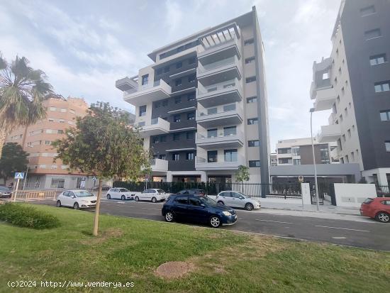 VIVIENDA EN ALQUILER EN PARQUE LITORAL - MALAGA