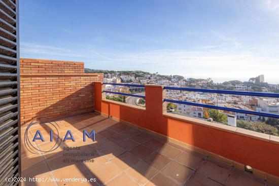 Casa en Sant Pol con vistas al mar, terrazas y piscina. - BARCELONA