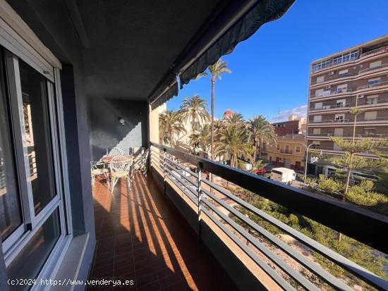 VIVIENDA DE 4 HABITACIONES CON TERRAZA AL FONTENAY-MERCADO. - ALICANTE