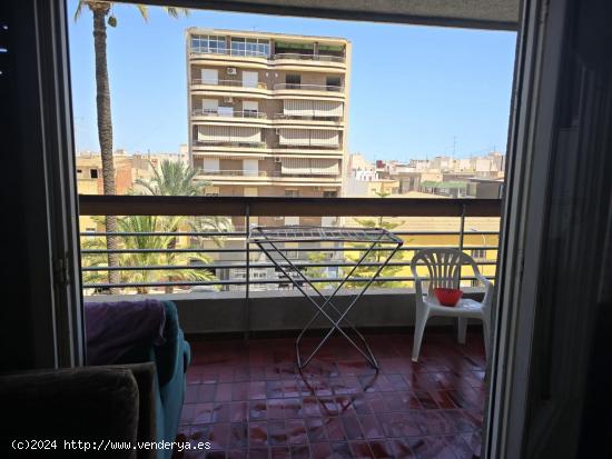 VIVIENDA DE 4 HABITACIONES CON TERRAZA AL FONTENAY-MERCADO. - ALICANTE