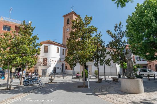 Excelente solar urbano edificable hasta 3 plantas en el centro de Dúrcal - GRANADA