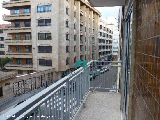 Piso de alquiler para estudiantes en Carmelitas, Salamanca - SALAMANCA