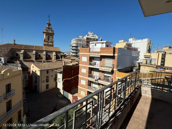 ALG132 - PISO DE 102M2 EN LA PLAZA VERGE DELS DOLORS DE ALGEMESÍ - VALENCIA