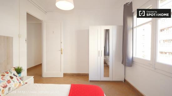 Preciosa habitación con cama doble en alquiler en El Clot, Barcelona - BARCELONA