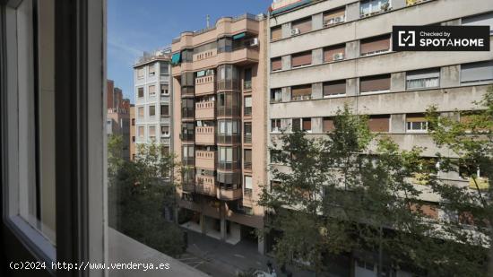 Preciosa habitación con cama doble en alquiler en El Clot, Barcelona - BARCELONA