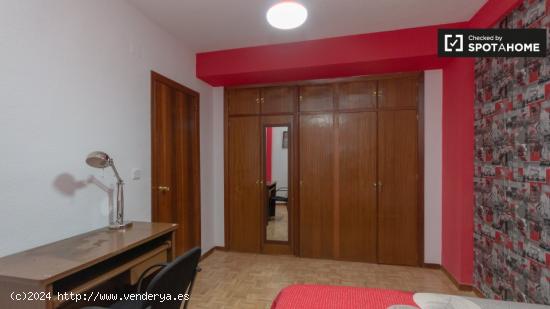 Cool room en alquiler en apartamento de 6 dormitorios, Alcalá de Henares - MADRID