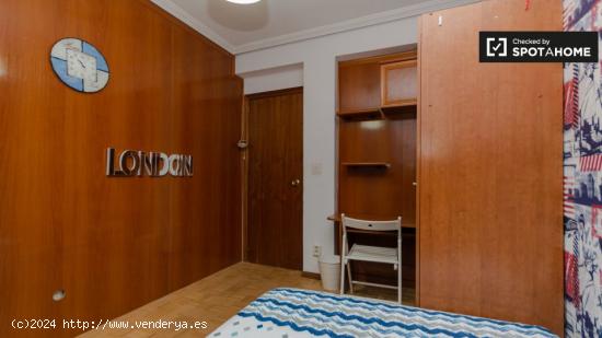 Moderna habitación en alquiler en apartamento de 6 dormitorios, Alcalá de Henares - MADRID