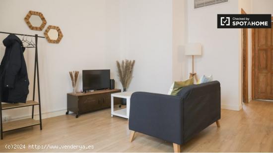 Apartamento de 2 dormitorios en alquiler en Embajadores, Madrid - MADRID