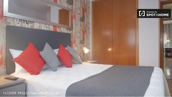 ¡Habitaciones en alquiler en un Piso de 5 habitaciones en Madrid! - MADRID