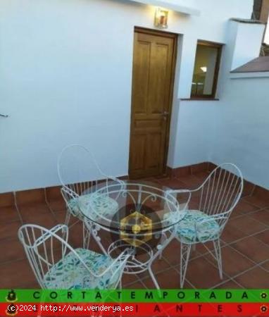 CT/LT/EST.- Apartamento en ático amueblado de UN dormitorio zona Recogidas - GRANADA