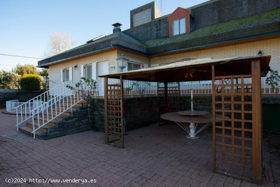 CASA DE CAMPO CON GRAN PARCELA EN CAMINO VIEJO DE SIMANCAS - VALLADOLID