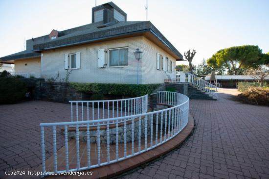 CASA DE CAMPO CON GRAN PARCELA EN CAMINO VIEJO DE SIMANCAS - VALLADOLID