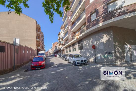 Fantástica plaza de aparcamiento en Manresa, muy bien ubicada, próxima a la zona universitaria - B