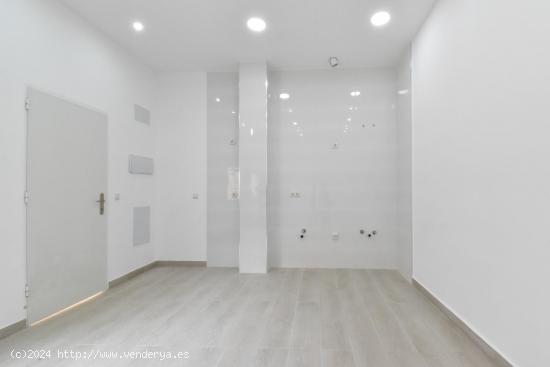 LOCAL COMERCIAL CONVERTIDO EN APARTAMENTO 1 DORMITORIO CENTRICO FUENGIROLA - MALAGA