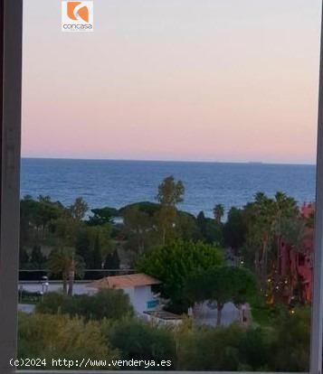 SE VENDE APARTAMENTO REFORMADO CON VISTAS AL MAR - MALAGA