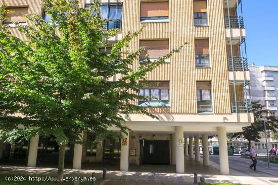 Plaza de garaje doble en alquiler en Iturrama - NAVARRA