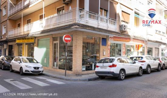 Local Comercial en el centro de Granada muy amplio - GRANADA