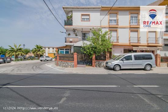 GRAN VIVIENDA CON RESTAURANTE - GRANADA